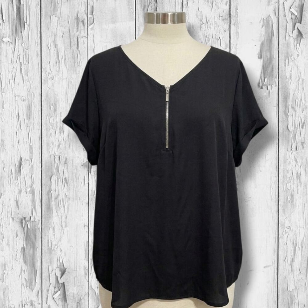 Apt. 9 women's plus size Black Zip Front V-Neck Short Sleeve Blouse Cutout Back